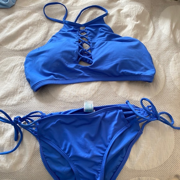 Swimsuit - Picture 2 of 2